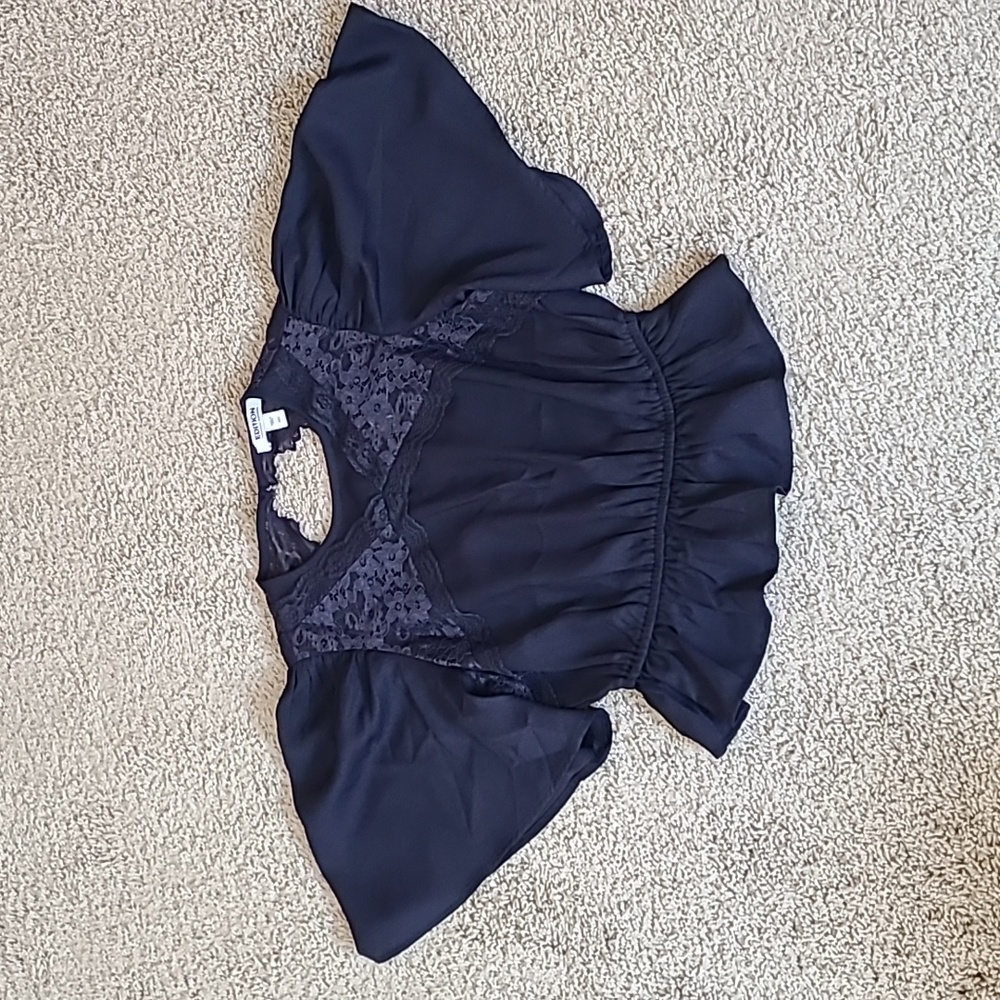 Flutter Sleeve Open-Back Lace Peplum Blouse